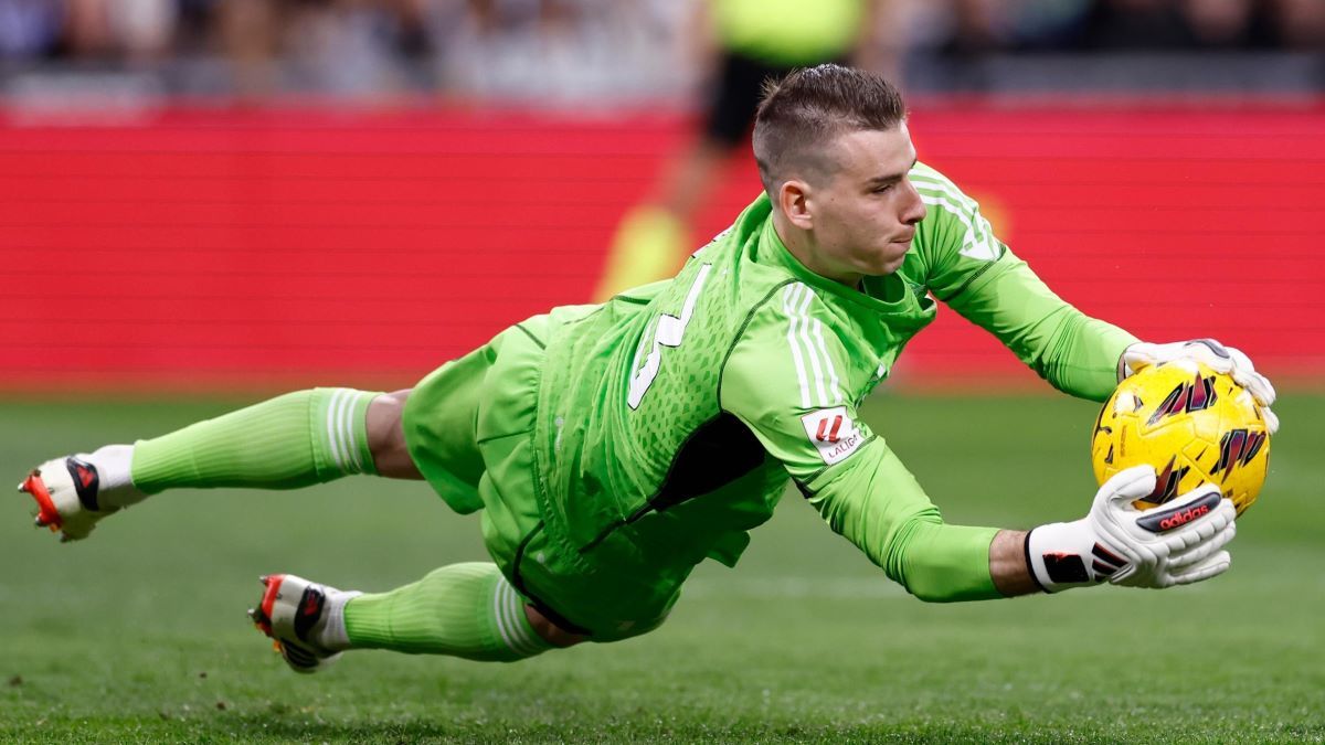 Лунин претендует на награду Сейв недели в ЛЧ Лунин претендует на награду Сейв недели в ЛЧ