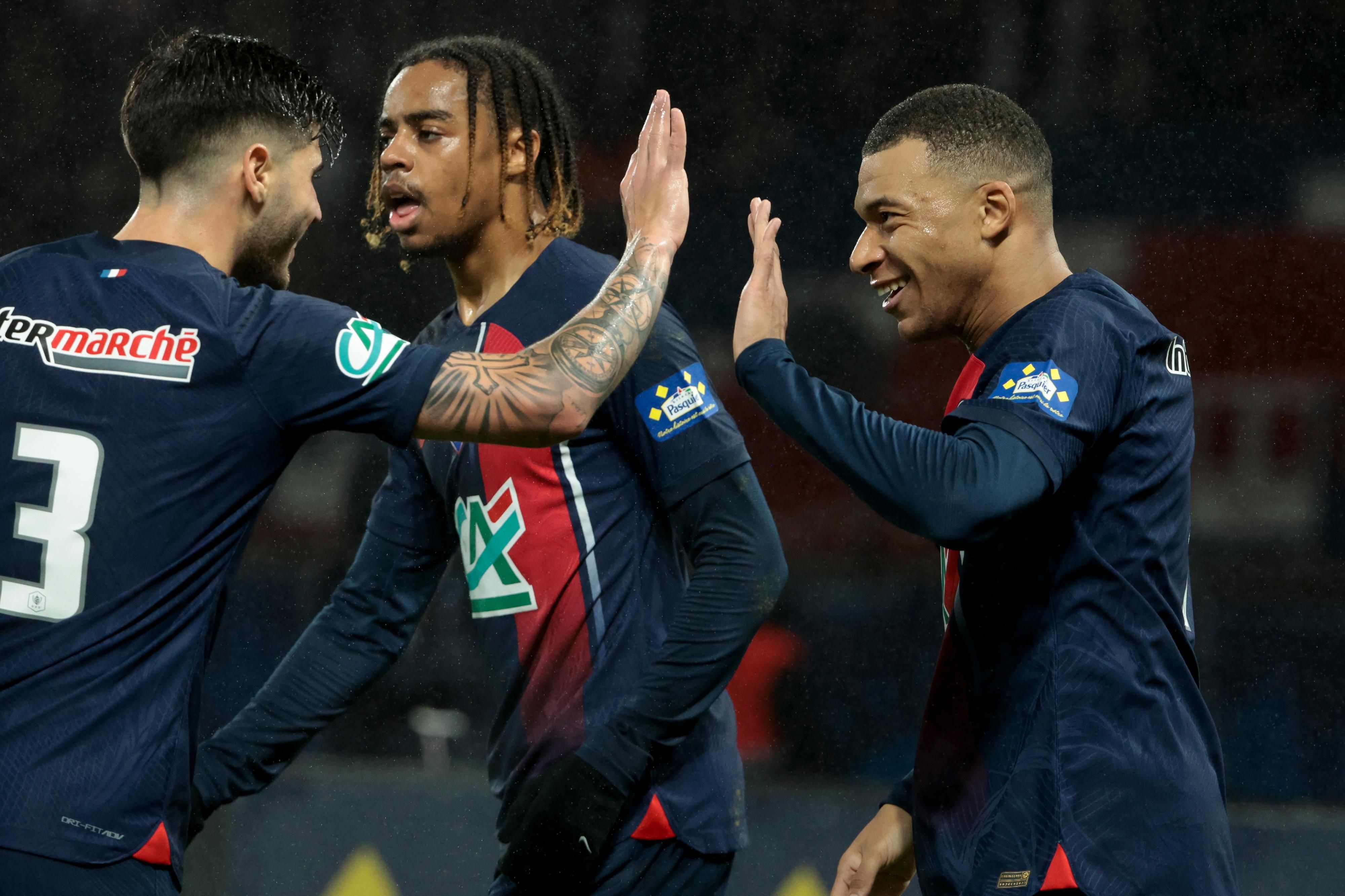 Франция помогает командам в еврокубках