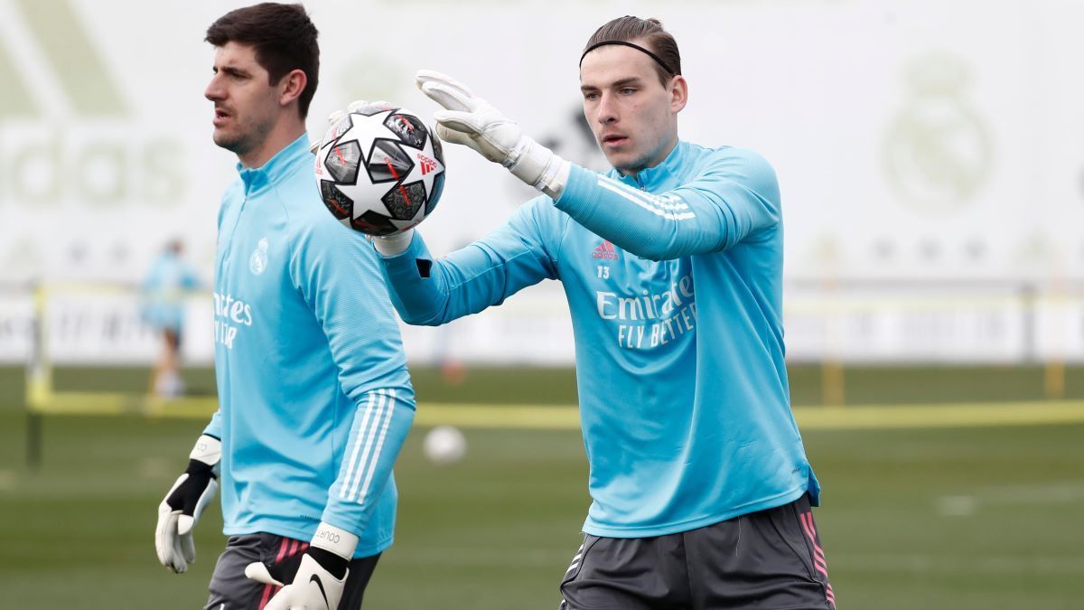 Анчелотті поговорив з воротарями про фінал ЛЧ Анчелотті поговорив з воротарями про фінал ЛЧ