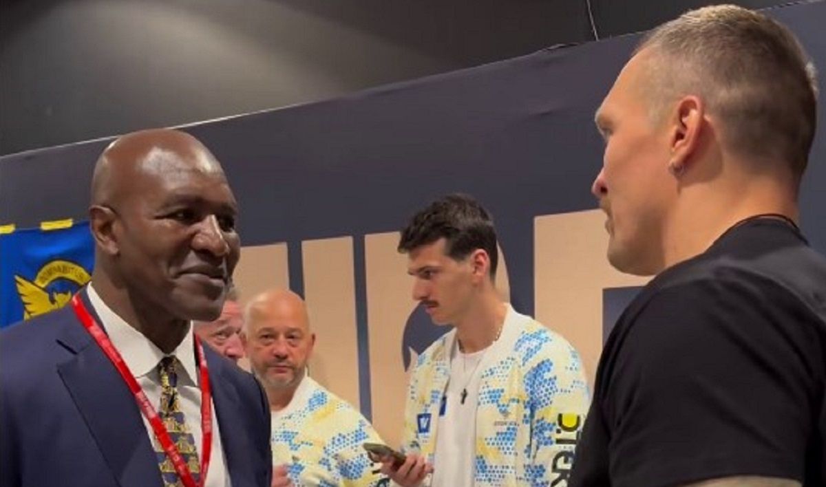 Усик Фьюри - Холифилд встретился с украинским боксером в Саудовской Аравии, видео Усик Фьюри - Холифилд встретился с украинским боксером в Саудовской Аравии, видео