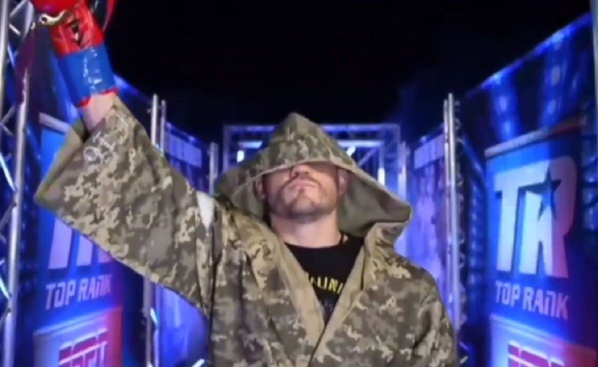 Беринчик Наваррете - как украинец выходил на ринг в Сан-Диего, видео Беринчик Наваррете - как украинец выходил на ринг в Сан-Диего, видео