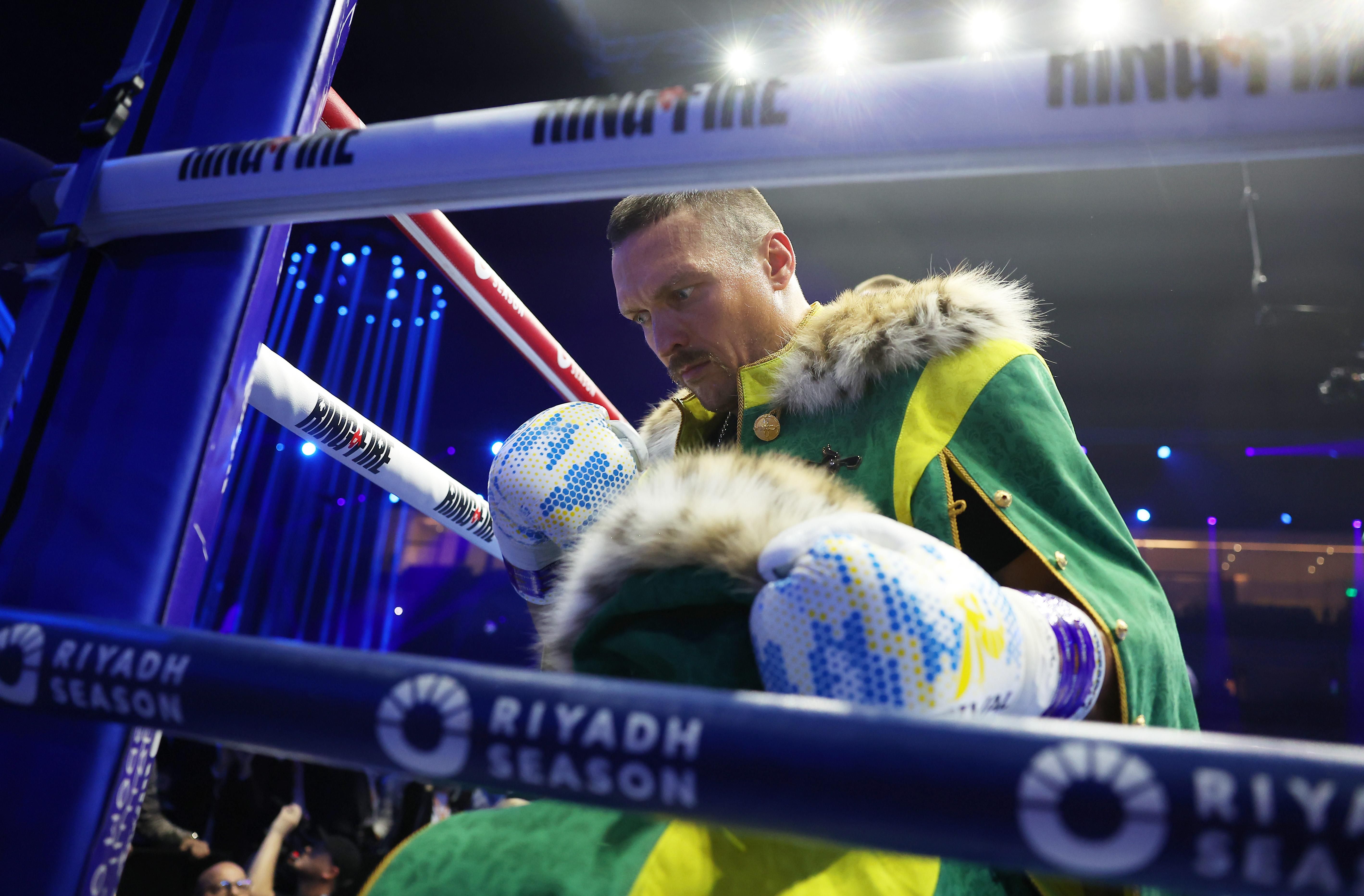 Усик в топ-10 лучших супертяжей Усик в топ-10 лучших супертяжей