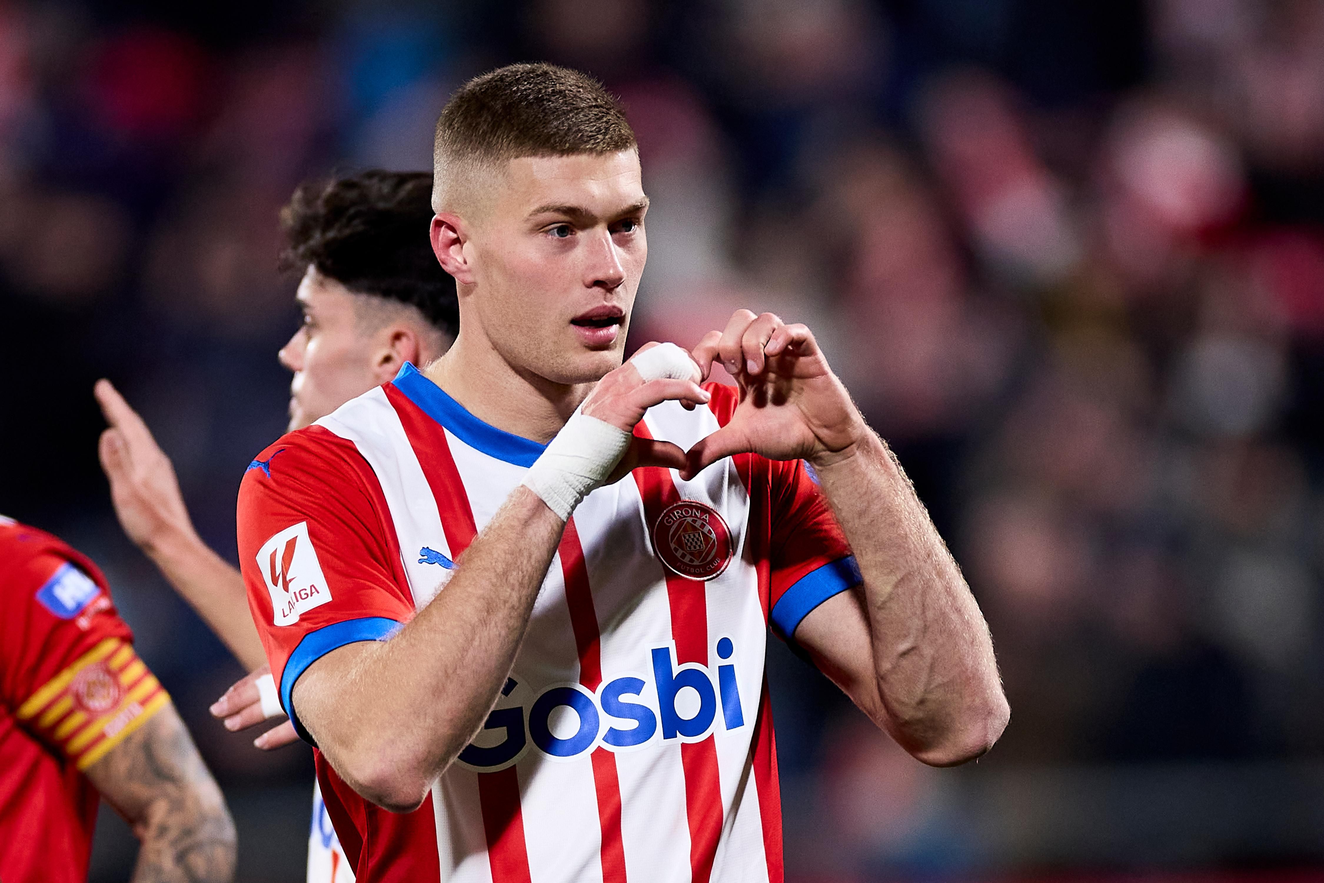 Артем Довбик допоміг військовослужбовцю Артем Довбик допоміг військовослужбовцю