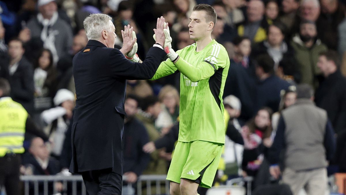 Карло Анчелотти и Андрей Лунин Карло Анчелотти и Андрей Лунин