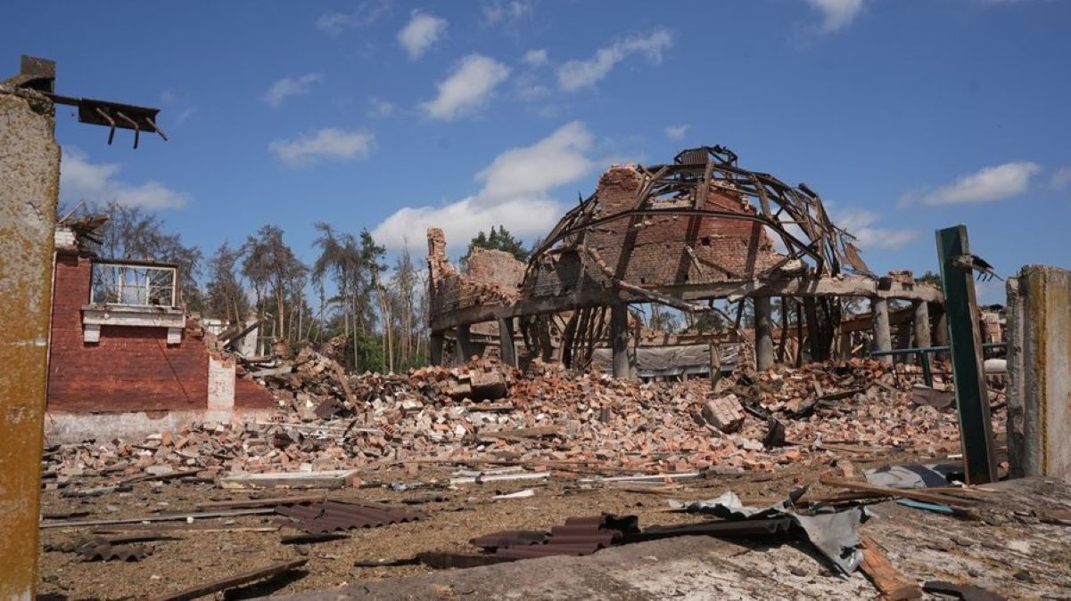 Росіяни зруйнували кінно-спортивну школу Росіяни зруйнували кінно-спортивну школу