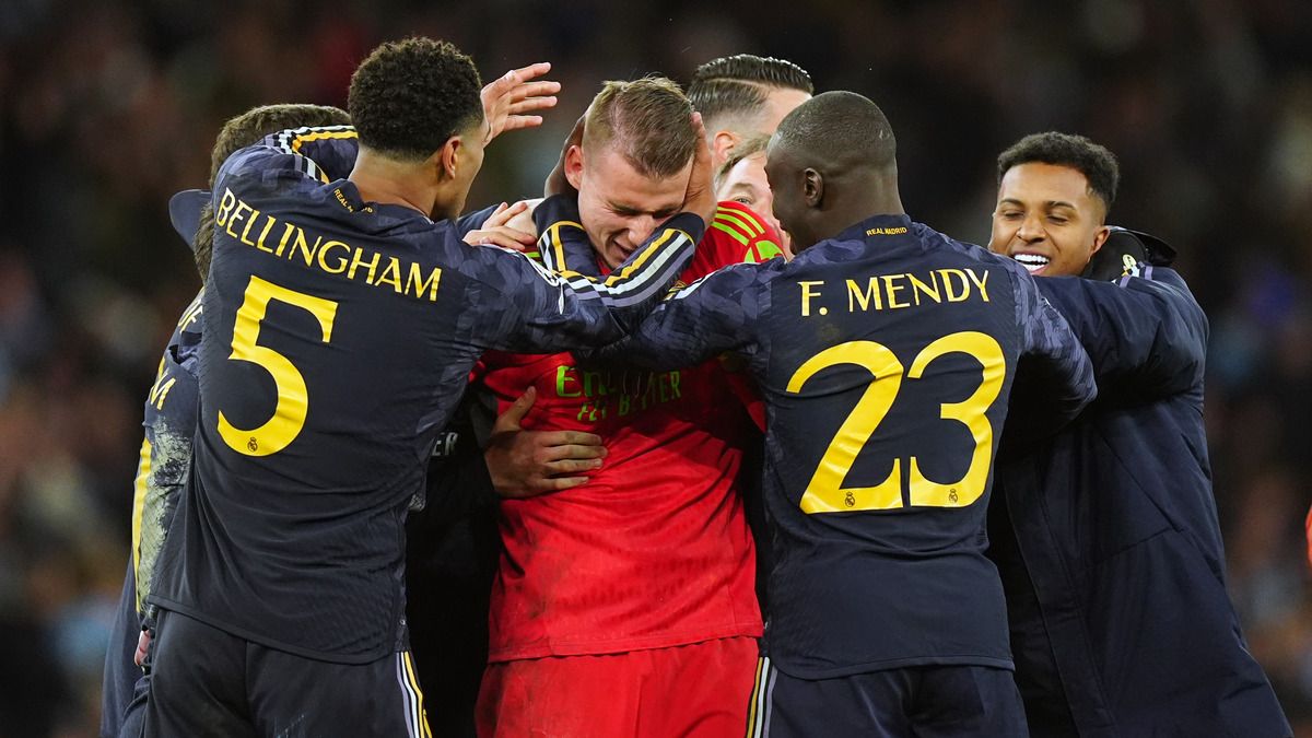 Лунін прибув на фінал Ліги чемпіонів - відео та фото Лунін прибув на фінал Ліги чемпіонів - відео та фото