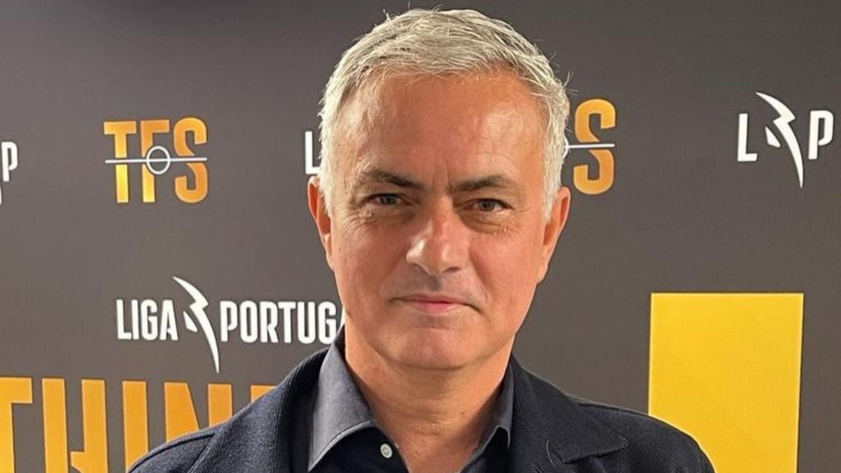 Жозе Моуринью возглавил турецкий Фенербахче Жозе Моуринью возглавил турецкий Фенербахче