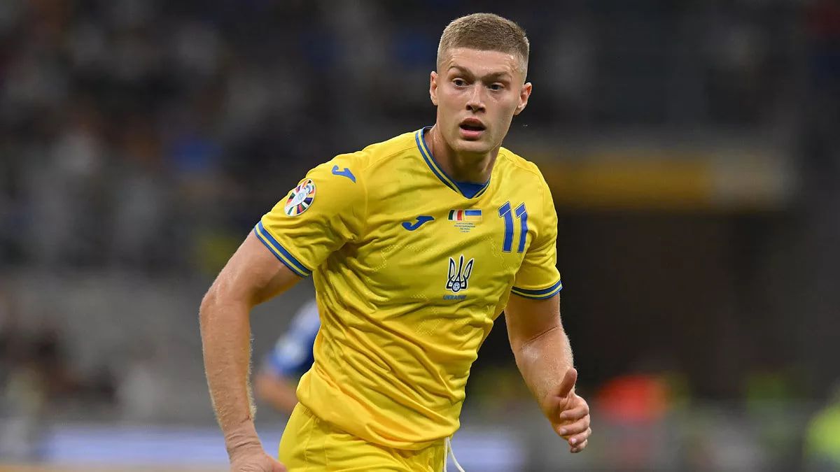 Довбик прокомментировал игру с Польшей Довбик прокомментировал игру с Польшей