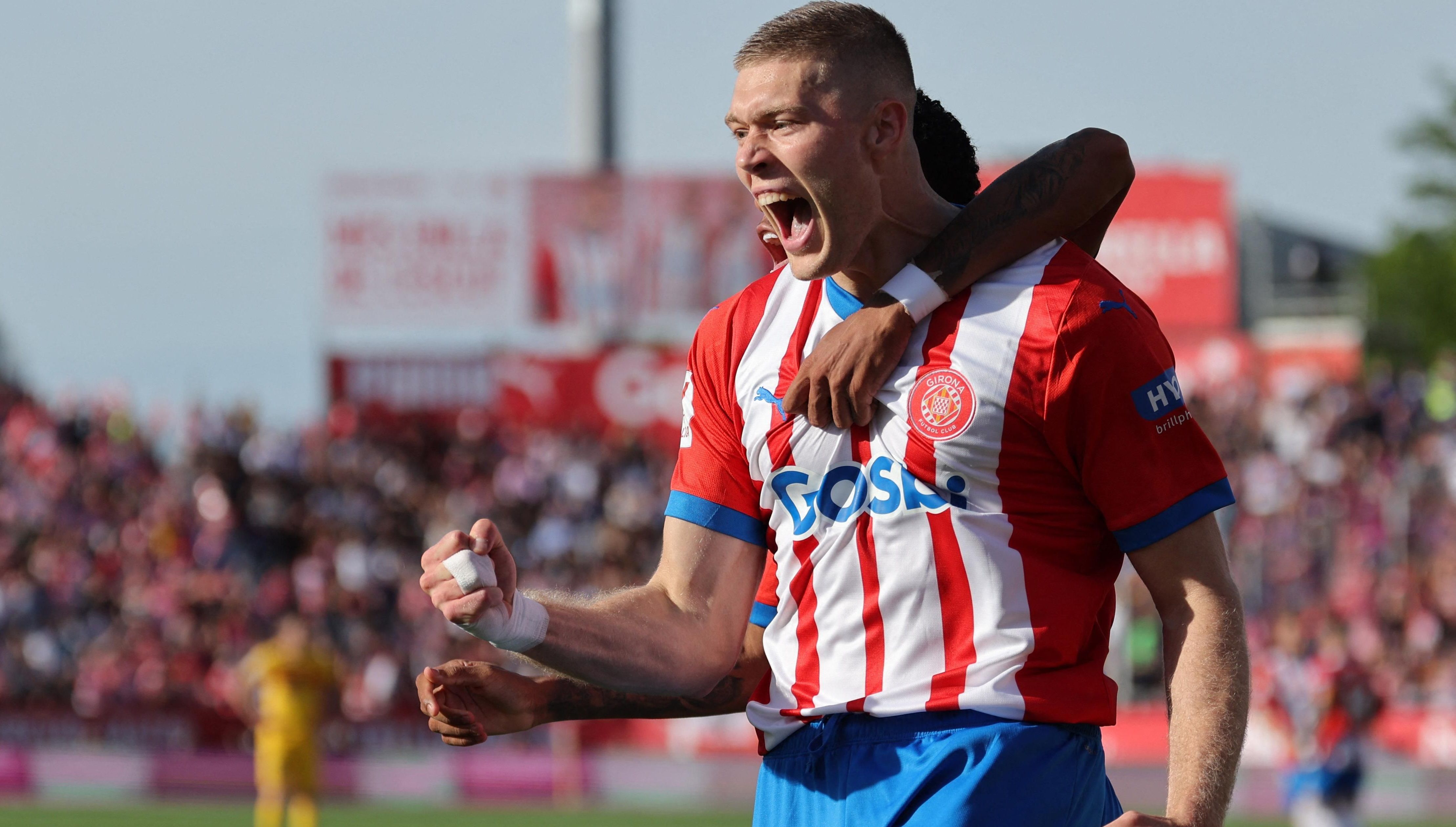 Артем Довбик став гравцем сезону в Жироні Артем Довбик став гравцем сезону в Жироні