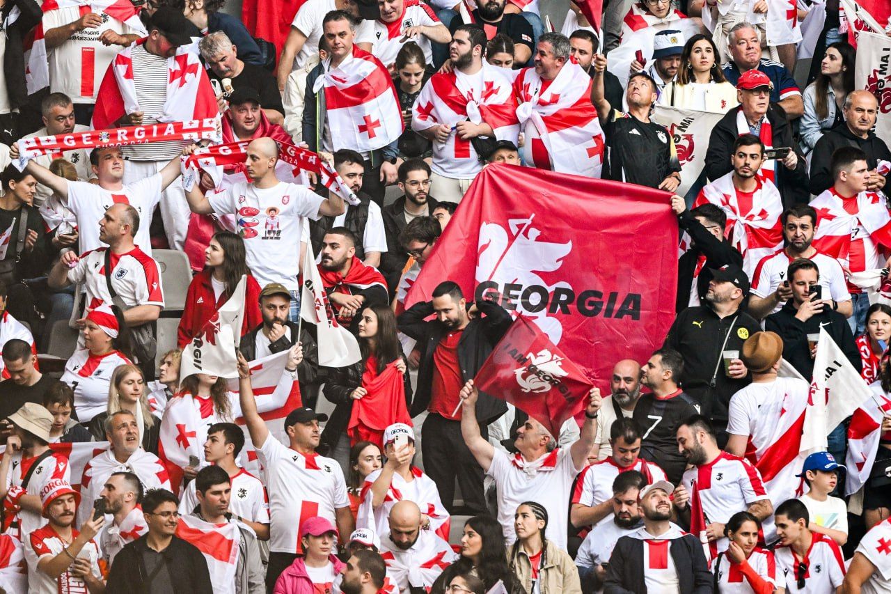 "Матч ТВ" вырезал хит о Путине "Матч ТВ" вырезал хит о Путине