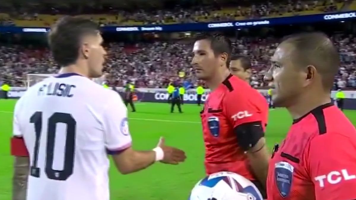 Рефери не пожал руку Пулишичу Рефери не пожал руку Пулишичу