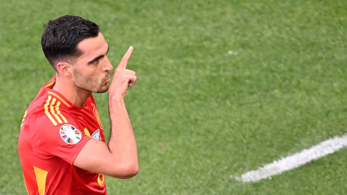 Меріно на Євро-2024 повторив легендарне святкування свого батька Меріно на Євро-2024 повторив легендарне святкування свого батька