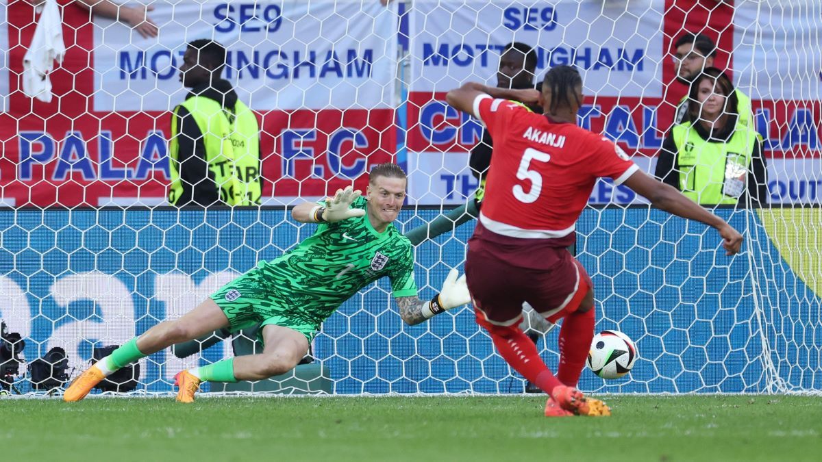 Пикфорд отразил пенальти благодаря подсказке на бутылке Пикфорд отразил пенальти благодаря подсказке на бутылке