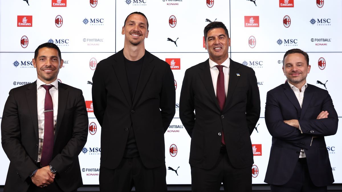 Фонсека на презентацію прийшов із прапором України Фонсека на презентацію прийшов із прапором України