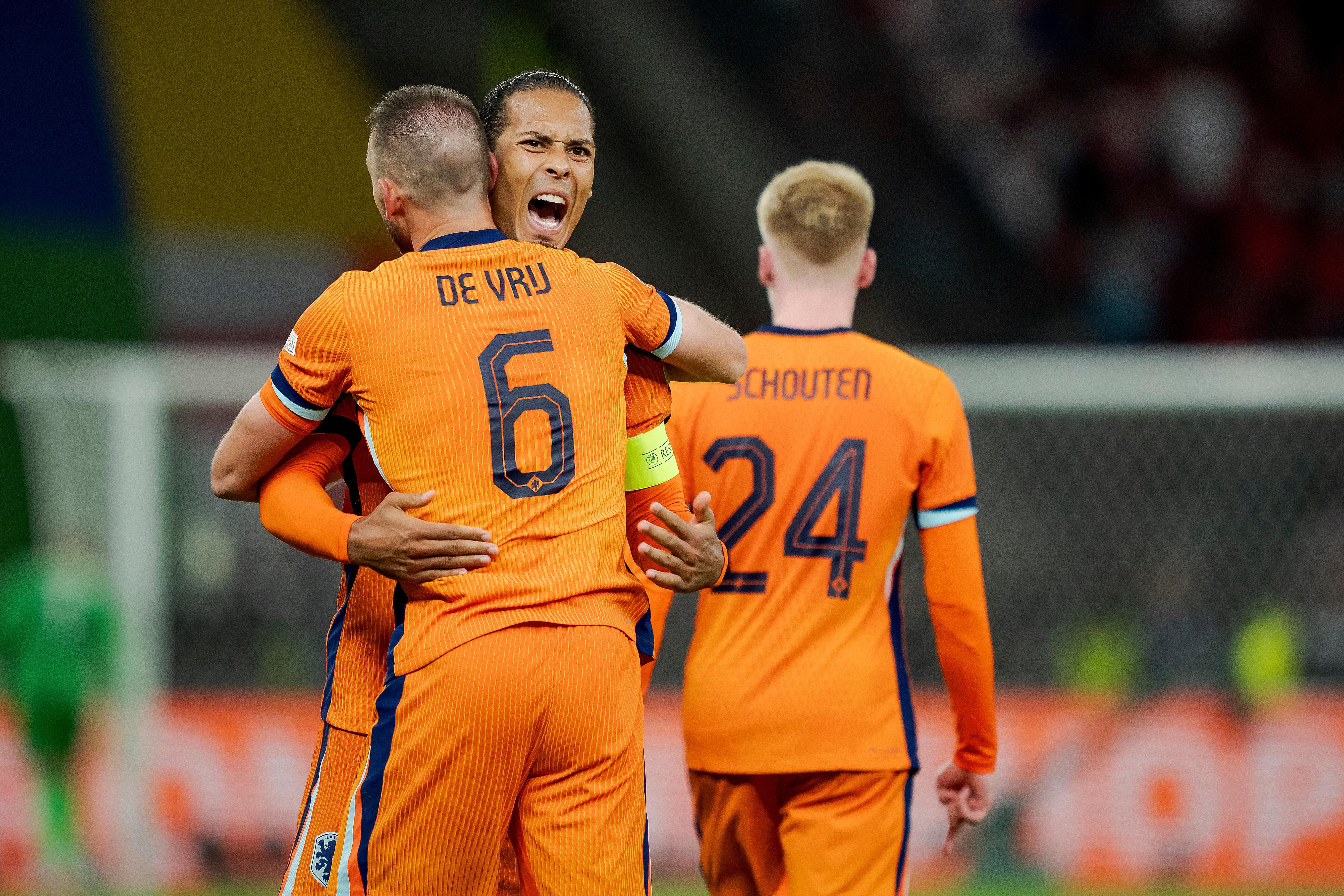 Болельщики подрались перед матчем Болельщики подрались перед матчем