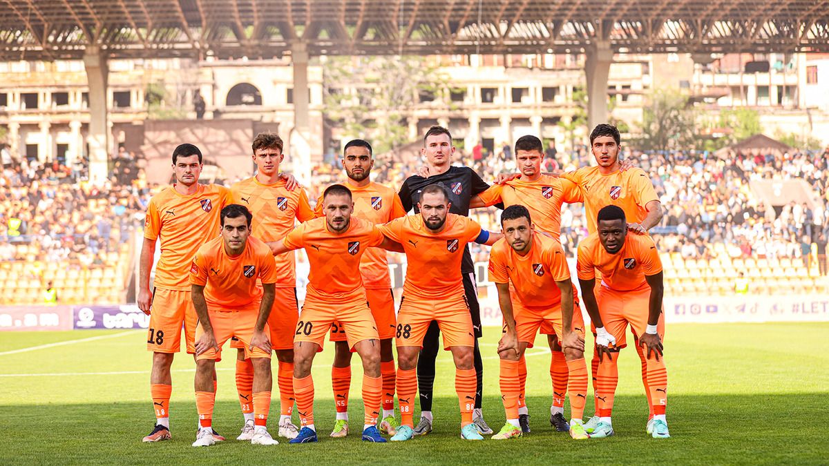 Российских футболистов не пустили на матч Лиги конференций в Эстонию Российских футболистов не пустили на матч Лиги конференций в Эстонию