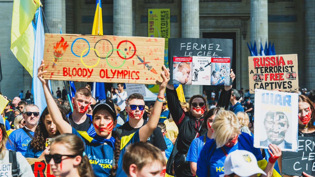 Олимпиада-2024 - в Париже состоялся марш памяти убитых украинских спортсменов Олимпиада-2024 - в Париже состоялся марш памяти убитых украинских спортсменов