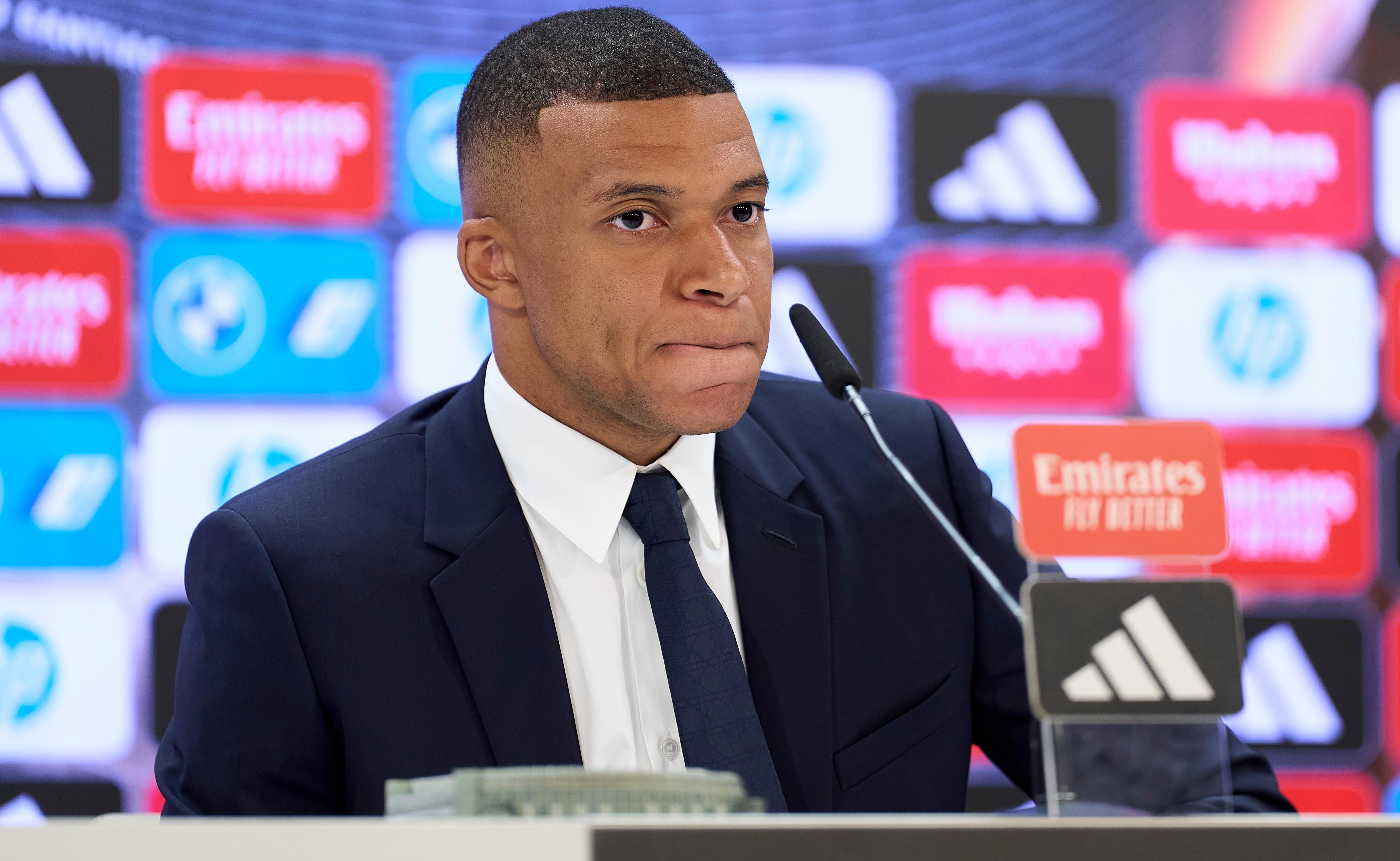 Мать Мбаппе рассказала о карьере в ПСЖ Мать Мбаппе рассказала о карьере в ПСЖ