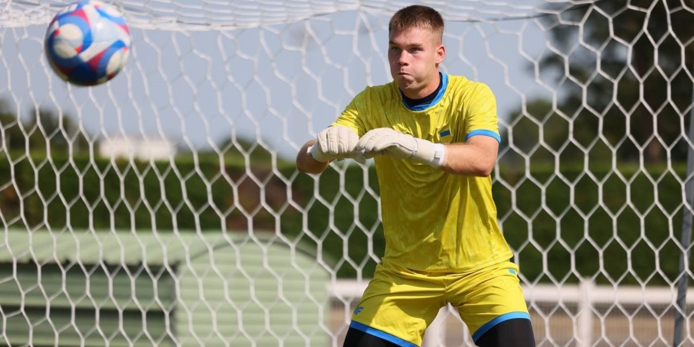 Кіріл Фесюн відбив два пенальті Кіріл Фесюн відбив два пенальті