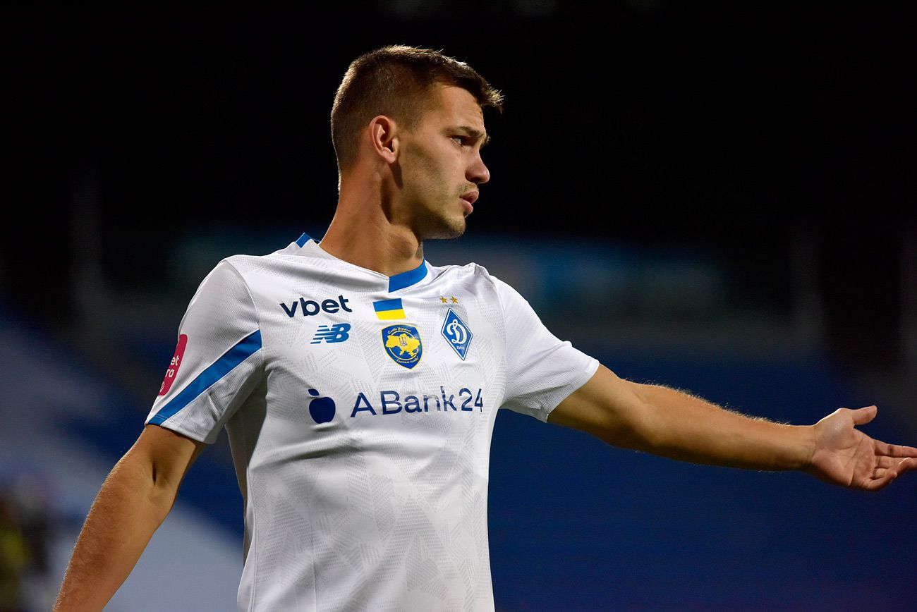 Футболіст Динамо Володимир Шепелєв отримав травму на тренуванні Футболіст Динамо Володимир Шепелєв отримав травму на тренуванні