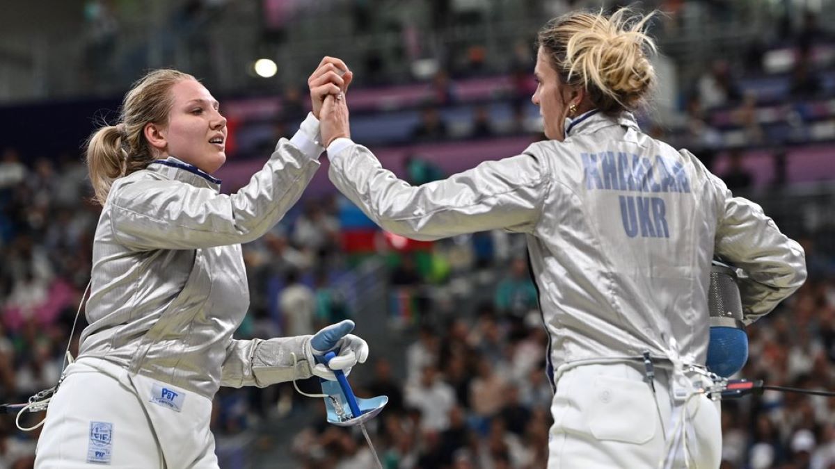 Анна Башта та Ольга Харлан привітались на Олімпіаді Анна Башта та Ольга Харлан привітались на Олімпіаді