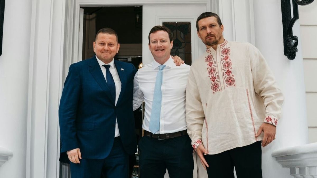 Залужний та Усик зустрілися у Великий Британії - про що говорили боксер та генерал Залужний та Усик зустрілися у Великий Британії - про що говорили боксер та генерал