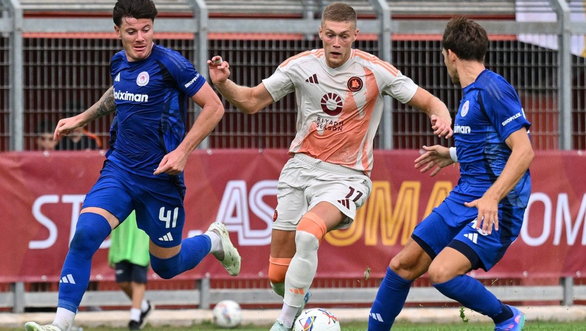 Артем Довбик дебютировал за Рому в матче против Олимпиакоса Яремчука Артем Довбик дебютировал за Рому в матче против Олимпиакоса Яремчука