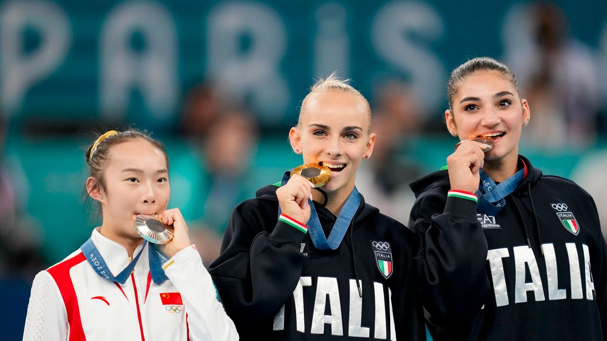 Гімнастка Чжоу Яцинь працює офіціанткою після Олімпіади в Парижі Гімнастка Чжоу Яцинь працює офіціанткою після Олімпіади в Парижі