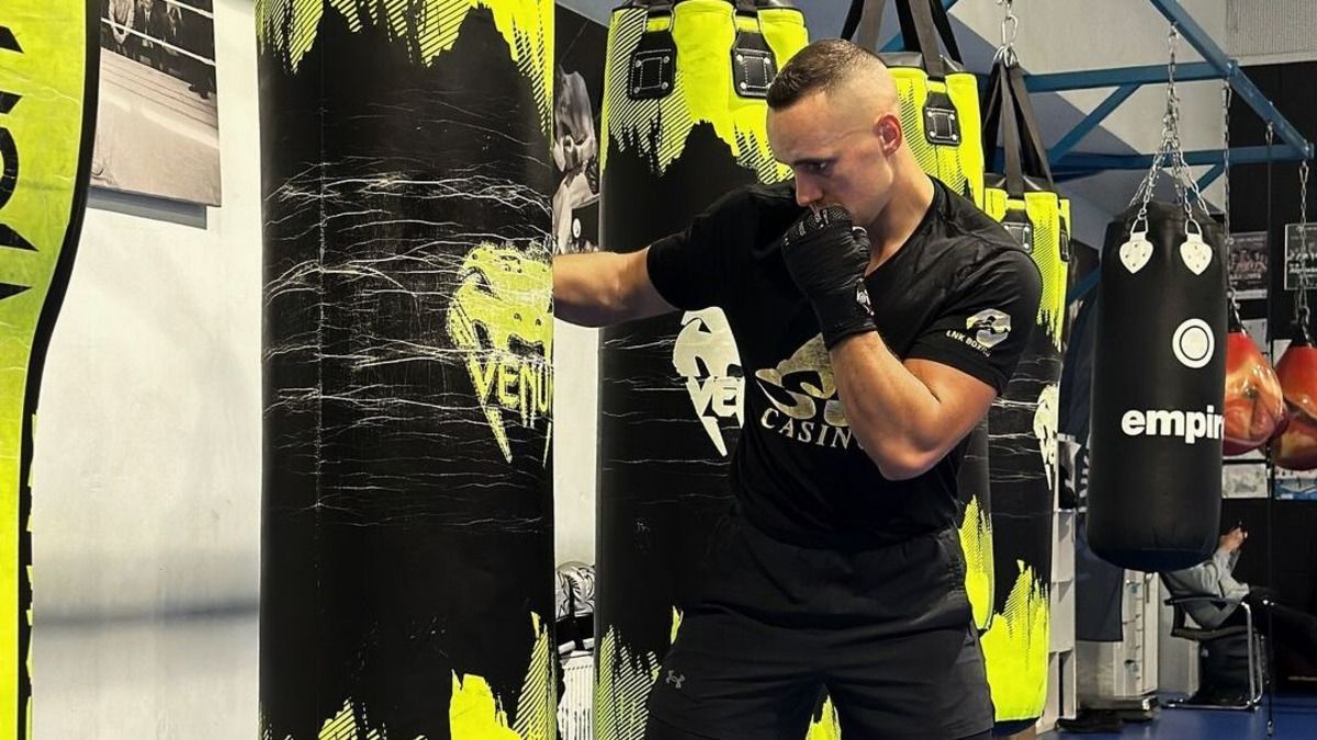 Боксер Нікіта Смірнов був допитаний спецслужбами Латвії через невдалий жарт Боксер Нікіта Смірнов був допитаний спецслужбами Латвії через невдалий жарт