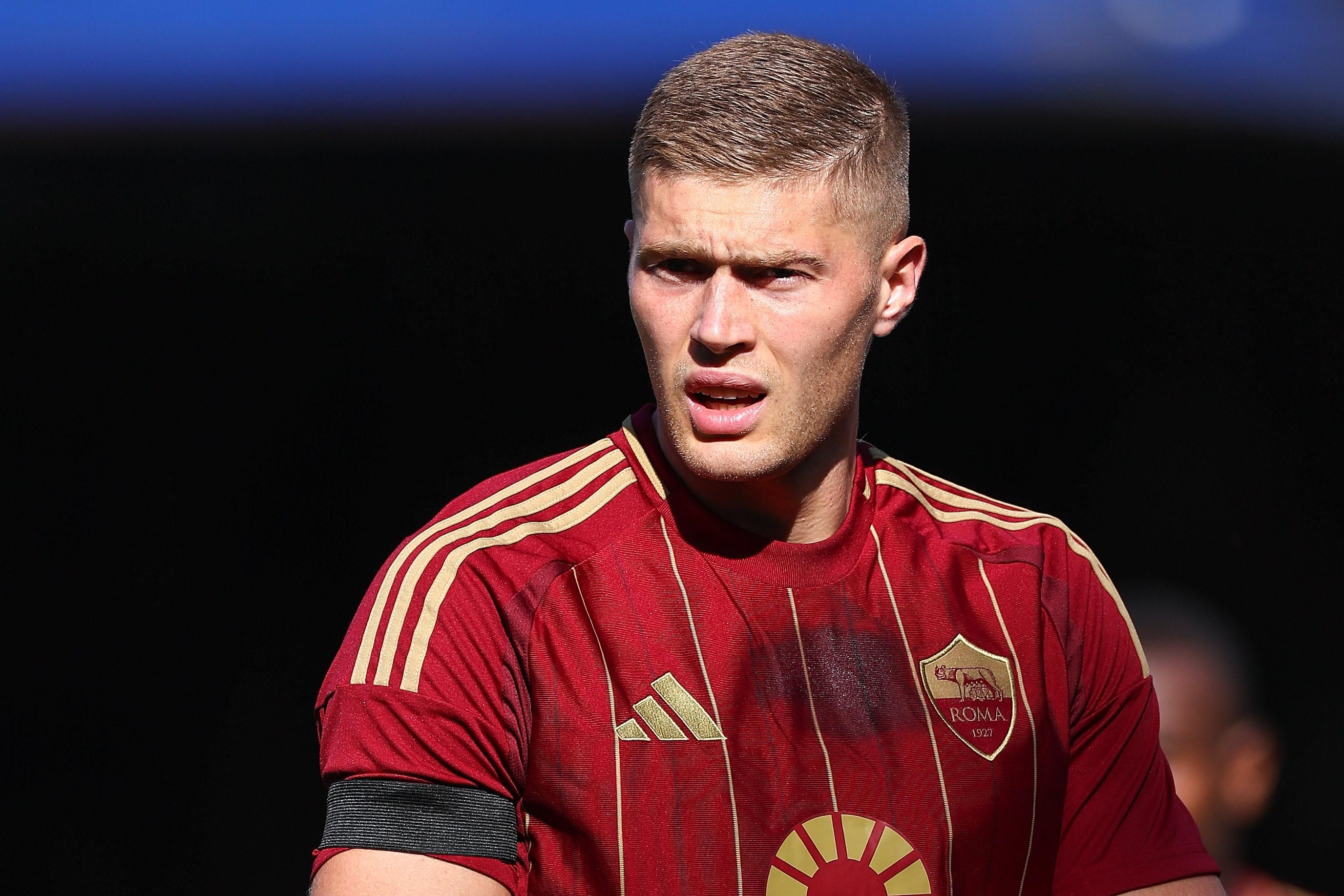 Артем Довбик знову не забив за Рому Артем Довбик знову не забив за Рому