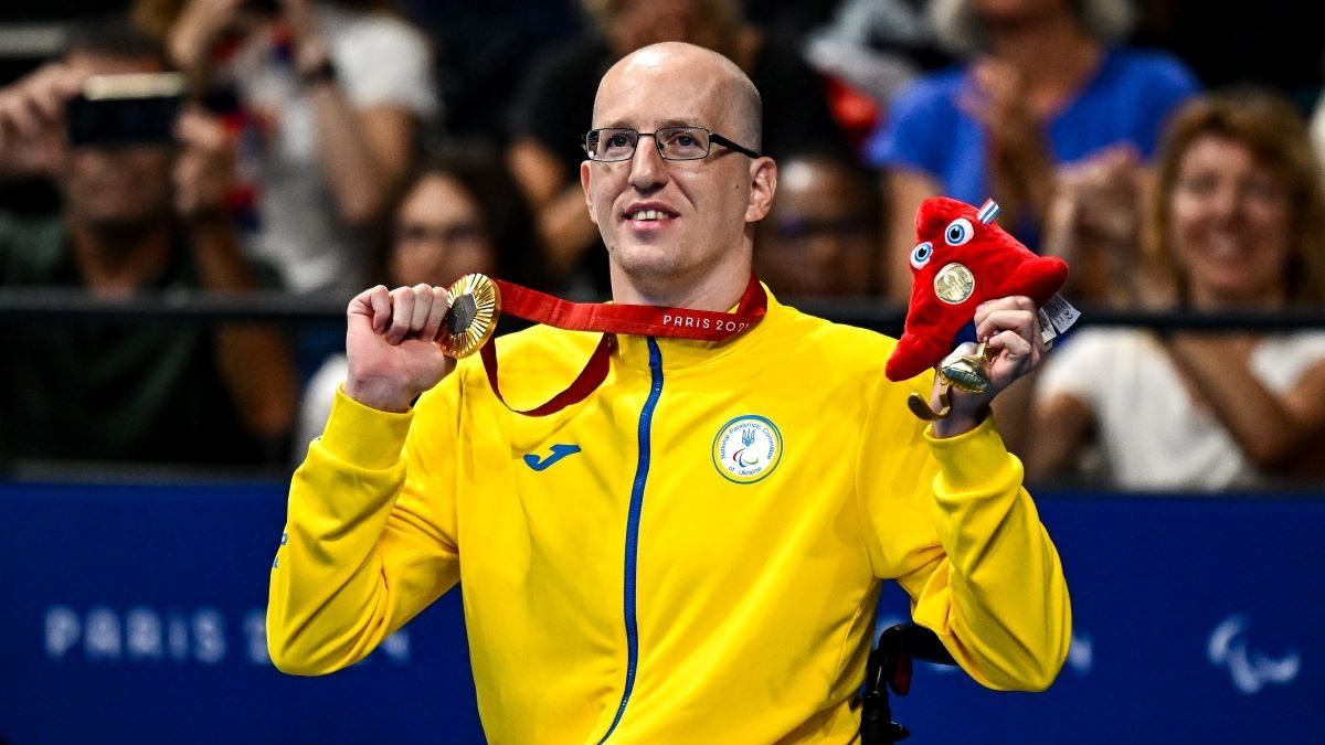 Комаров про росіянина на п'єдисталі Комаров про росіянина на п'єдисталі