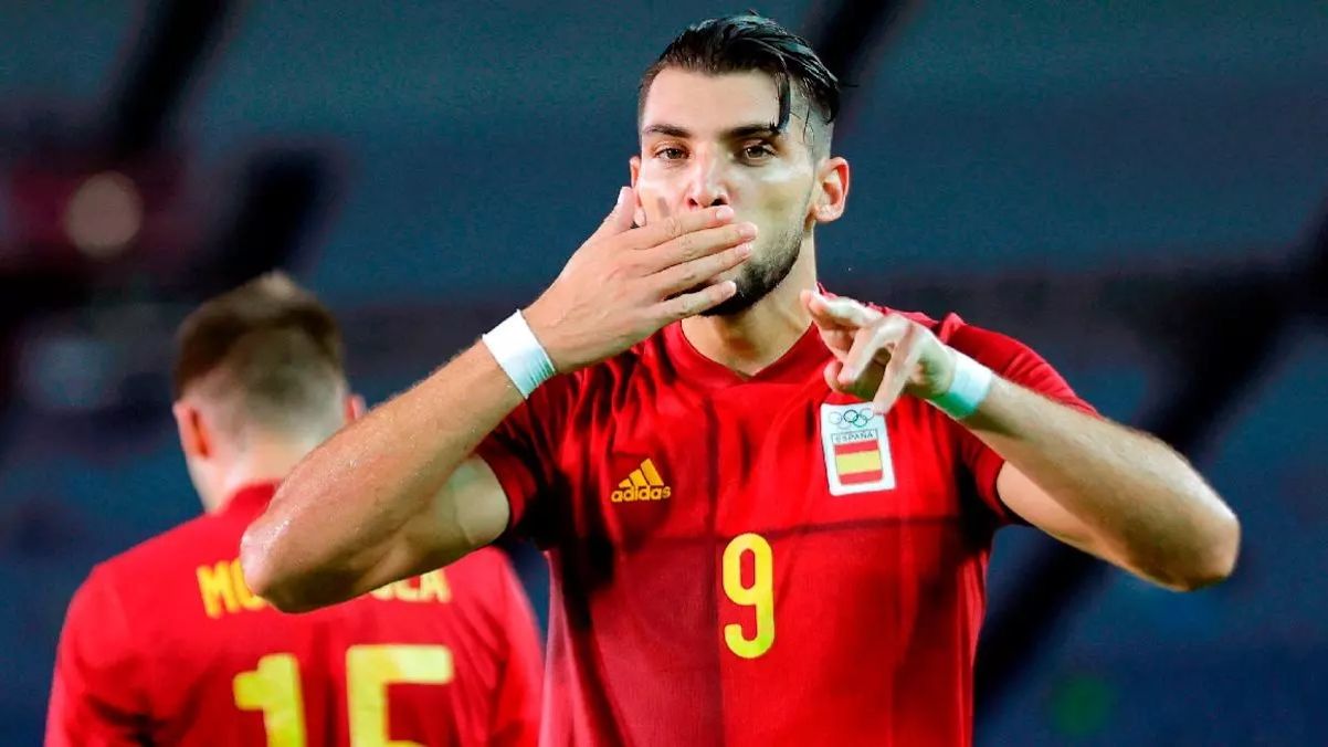 Валенсія відсторонила Рафаеля Вісенте Міра через звинувачення у насильстві Валенсія відсторонила Рафаеля Вісенте Міра через звинувачення у насильстві