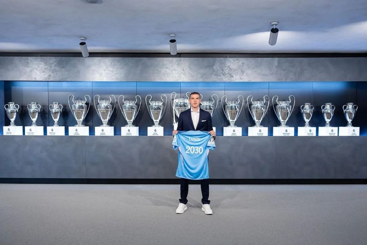 Андрій Лунін - стало відомо, скільки зароблятиме голкіпер за новою угодою із Реалом Андрій Лунін - стало відомо, скільки зароблятиме голкіпер за новою угодою із Реалом