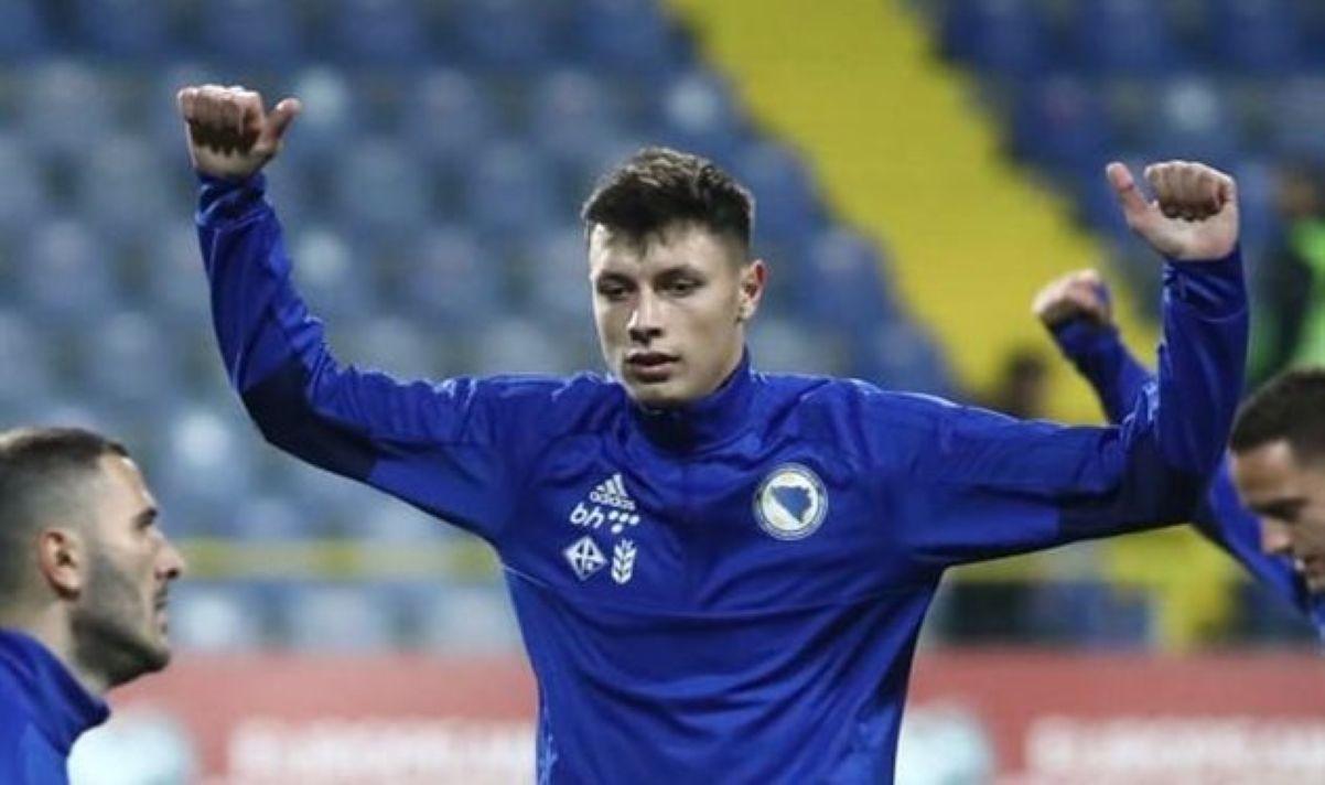 Ахмедходжич получил пожизненную дисквалификацию в сборной Боснии и Герцеговины пожизненно Ахмедходжич получил пожизненную дисквалификацию в сборной Боснии и Герцеговины пожизненно