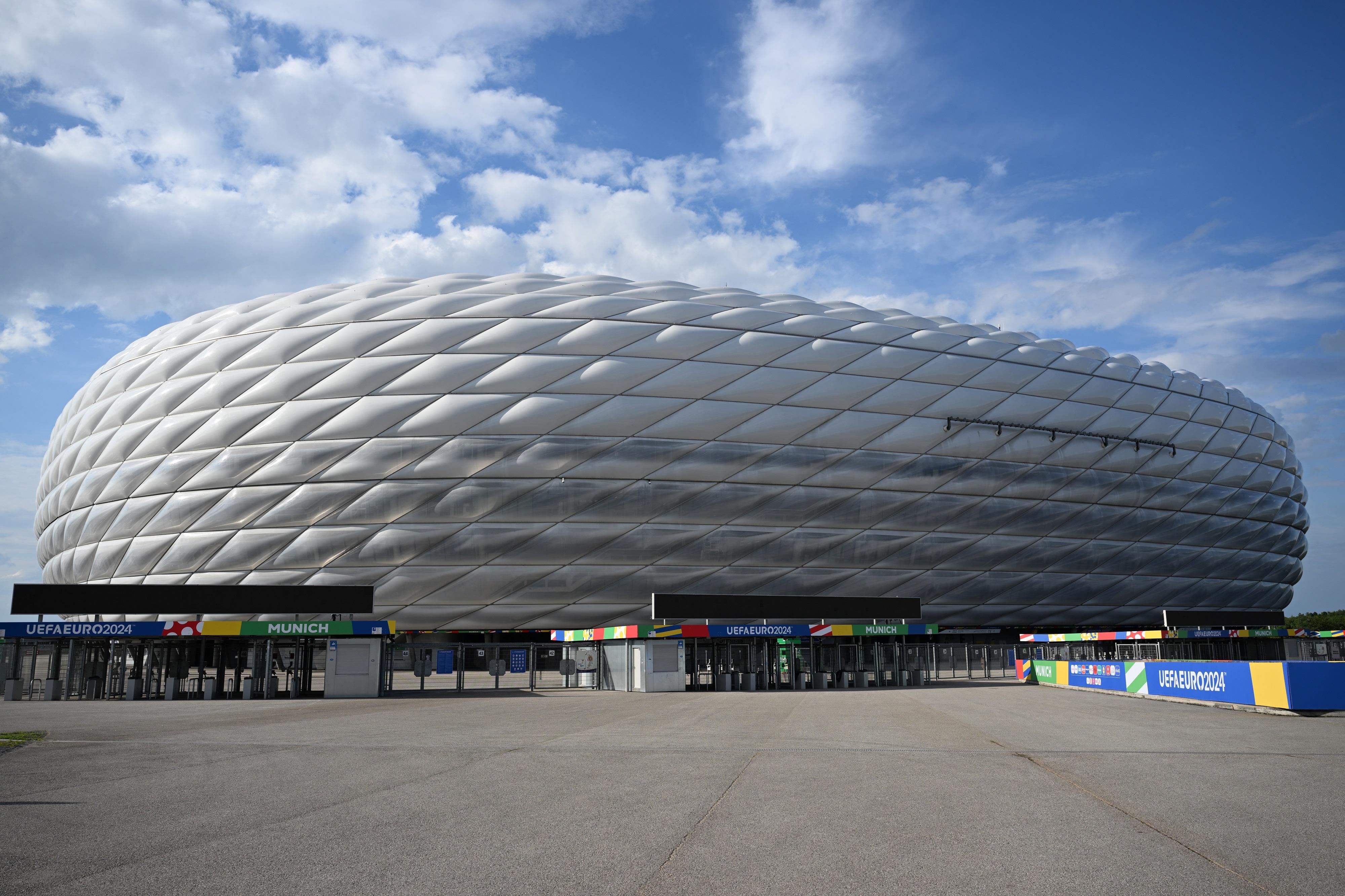 "Альянц Арену" переименуют "Альянц Арену" переименуют