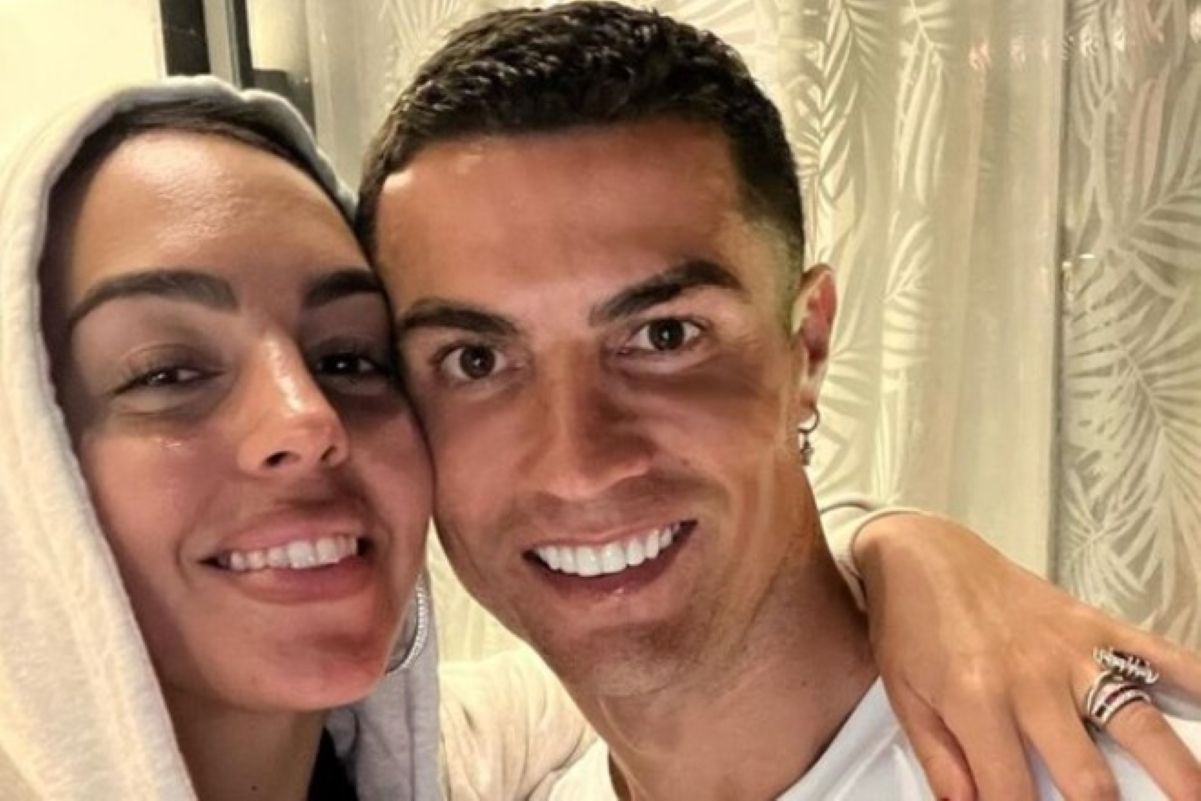 Джорджина Родиргес рассказала, когда Криштану Роналду завершит карьеру Джорджина Родиргес рассказала, когда Криштану Роналду завершит карьеру