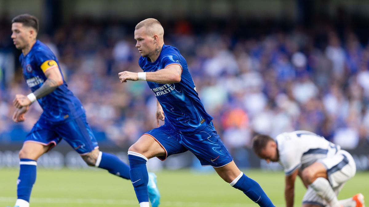 Мудрик віддав асист у матчі 1/16 фіналу Кубка ліги проти Барроу - відео Мудрик віддав асист у матчі 1/16 фіналу Кубка ліги проти Барроу - відео