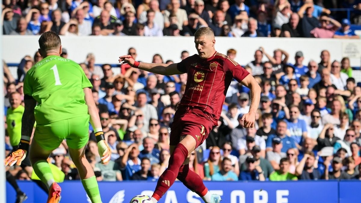 Довбик потрапив до збірної 5-го туру Серії А Довбик потрапив до збірної 5-го туру Серії А