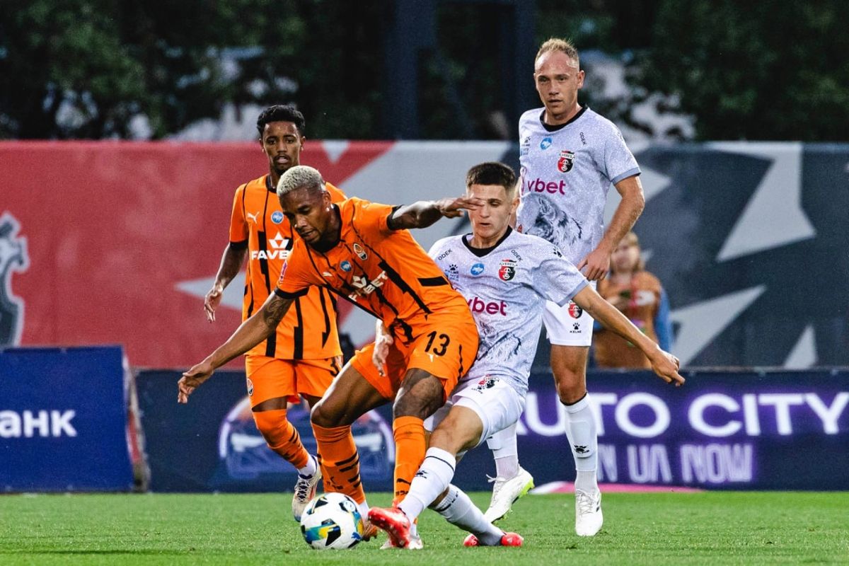 Верес Шахтер - результат матча 8-го тура УПЛ - видеообзор матча Верес Шахтер - результат матча 8-го тура УПЛ - видеообзор матча