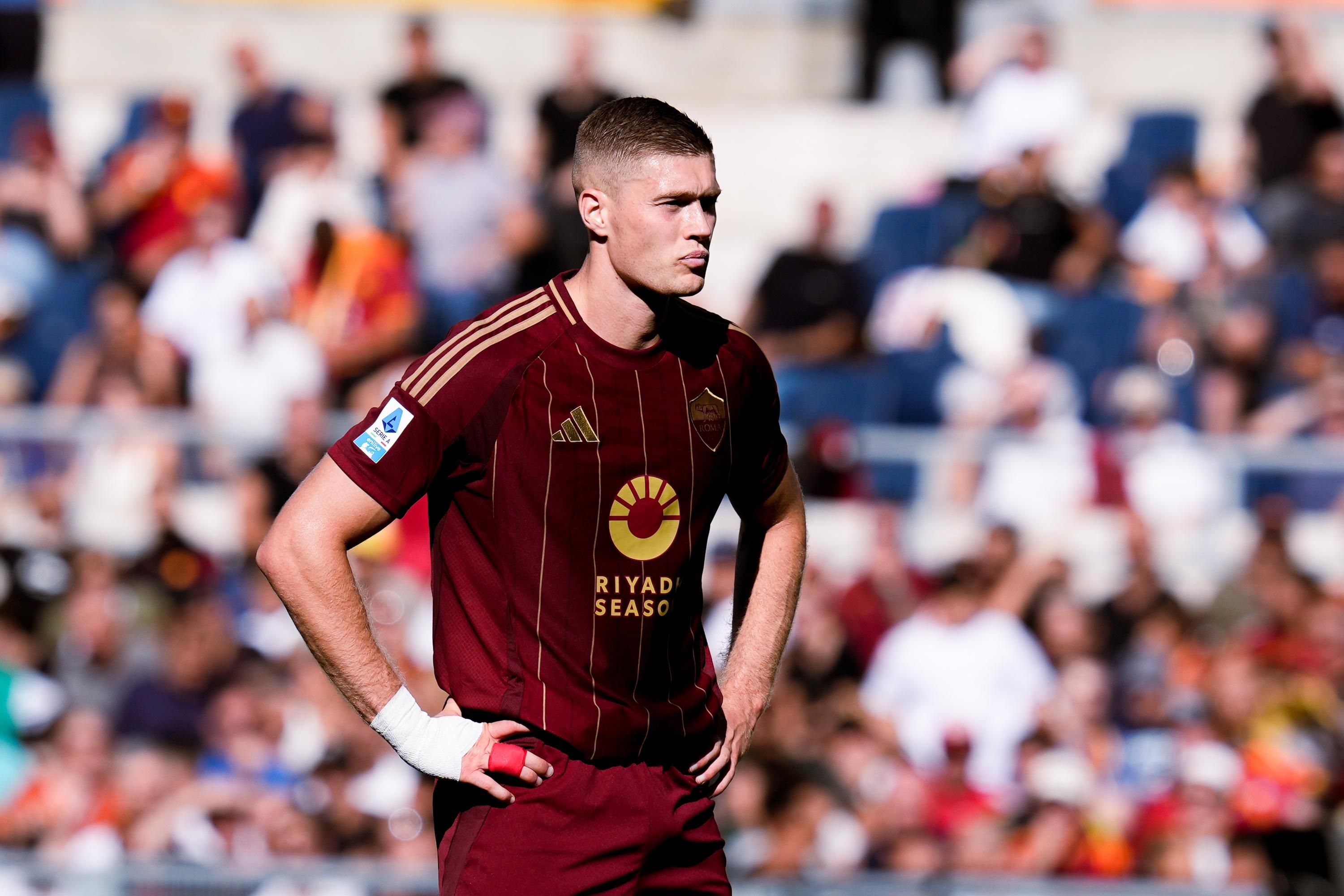 Артем Довбик получил худшую оценку в матче Ромы против Венеции в Серии А Артем Довбик получил худшую оценку в матче Ромы против Венеции в Серии А