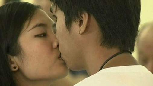 В Таиланде устанавливают рекорд самого длинного поцелуя продолжительностью свыше 2 суток