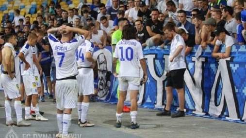 Гравці "Динамо" після ганебної поразки від "Карпат" вибачились перед ультрасом клуба: відео