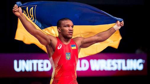 Чемпіонський бій Беленюка та коло пошани з українським прапором: відео